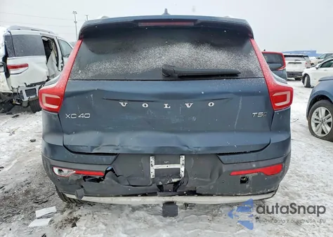 2022 Volvo Xc40 T5 Inscription z USA, uszkodzony, nr VIN YV4162UL9N2788546